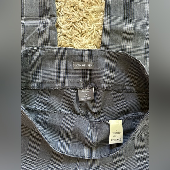 Van Heusen stretch extensible dress pants - Picture 3 of 5